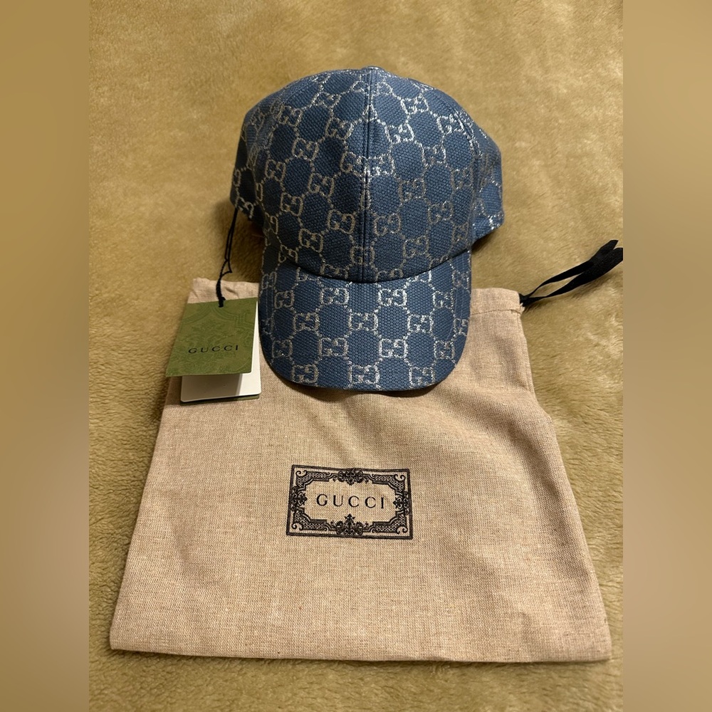 GUCCI BASEBALL HAT BNWT SMALL
